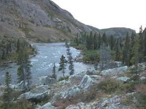 Kameshtashtan-shipu, about 1 km downstream for the lake. The view is to the south looking back upstream. Photo courtesy Stephen Loring.