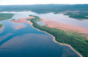 The esker at Atshiku-nipi, near the Narrows at the east end of the lake. Photo courtesy Stephen Loring.