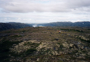 North side of Kaminaushit upishkutinam, 5 km west of Emish. Photo courtesy Gerry Penney.