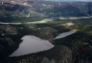 Emish-shipu just downstream of the junction with Ashuapun-shipu and Kameshtashtan-shipu. Photo courtesy Gerry Penney.