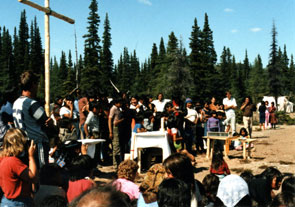 NMIA gathering and Innu marriages at Kanishutakashtasht. Photo courtesy Anikashanit Andrew.