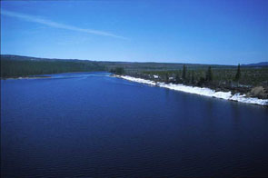 Outlet (kupitan) of Ashuapamatikuan. The ashkui (open water area in the spring) here is a good waterfowl hunting place. Photo courtesy Peter Armitage.