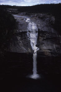 The trickle that was once the mighty Patshishetshuanau. Photo Annette Lutterman, courtesy Innu Nation.